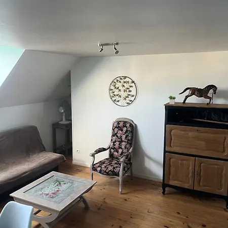 Le 99 Apartment *