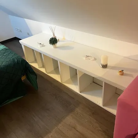 Le 99 Apartment *