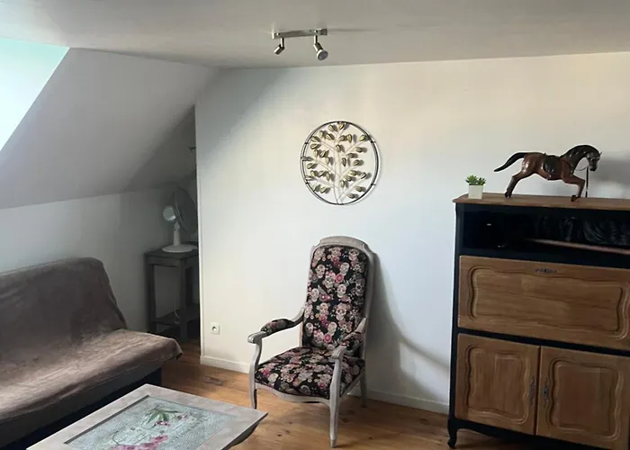 Le 99 Apartment *